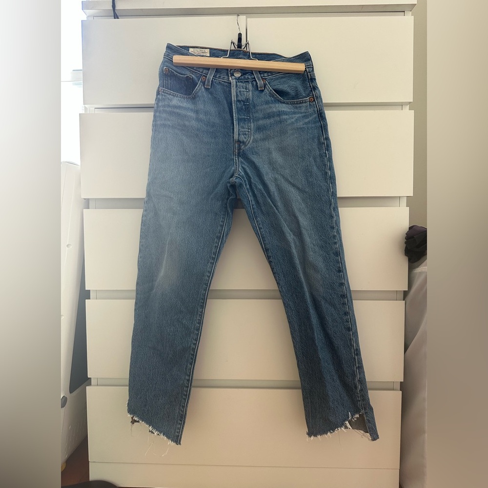 Levi’s Straight Leg Raw Hem 501 Jeans